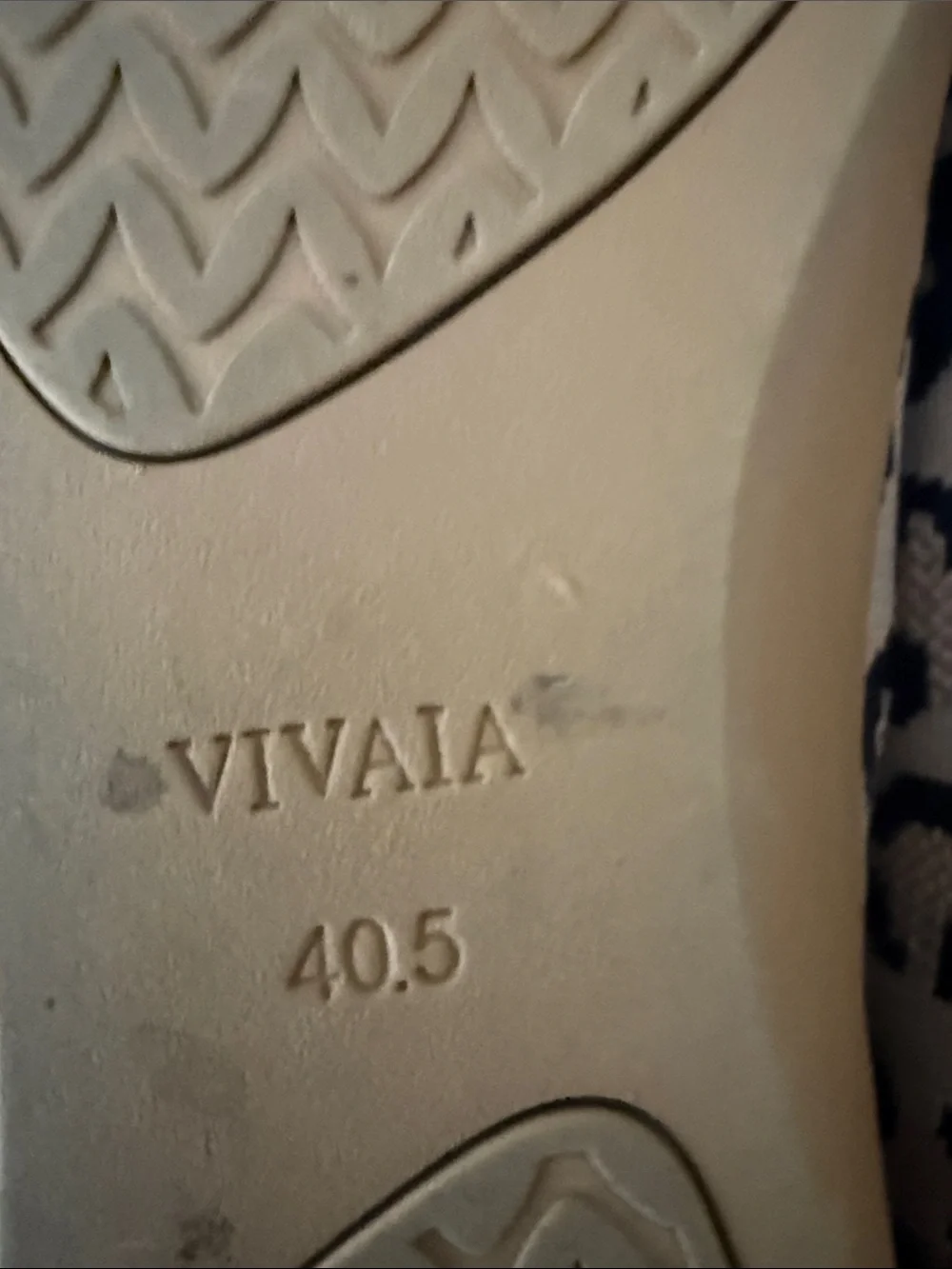 Vivaia Lightweight Square-Toe V-Cut Flats (Margot Walker)